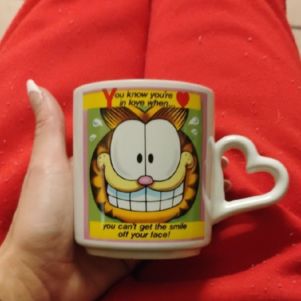 Garfield Heart Handle Mug - Multicolor
